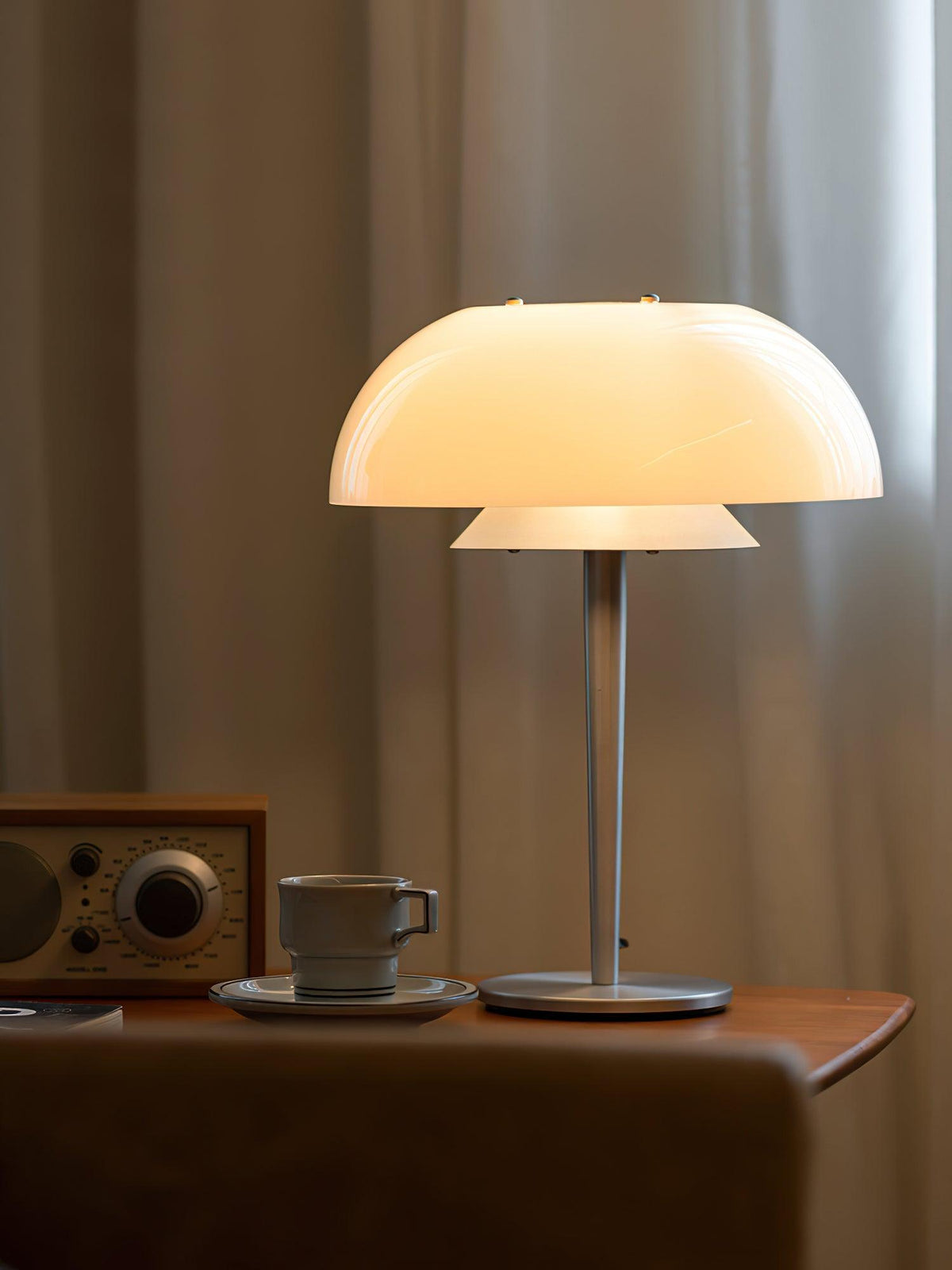 Nilten nowoczesna lampa stołowa ze szkła