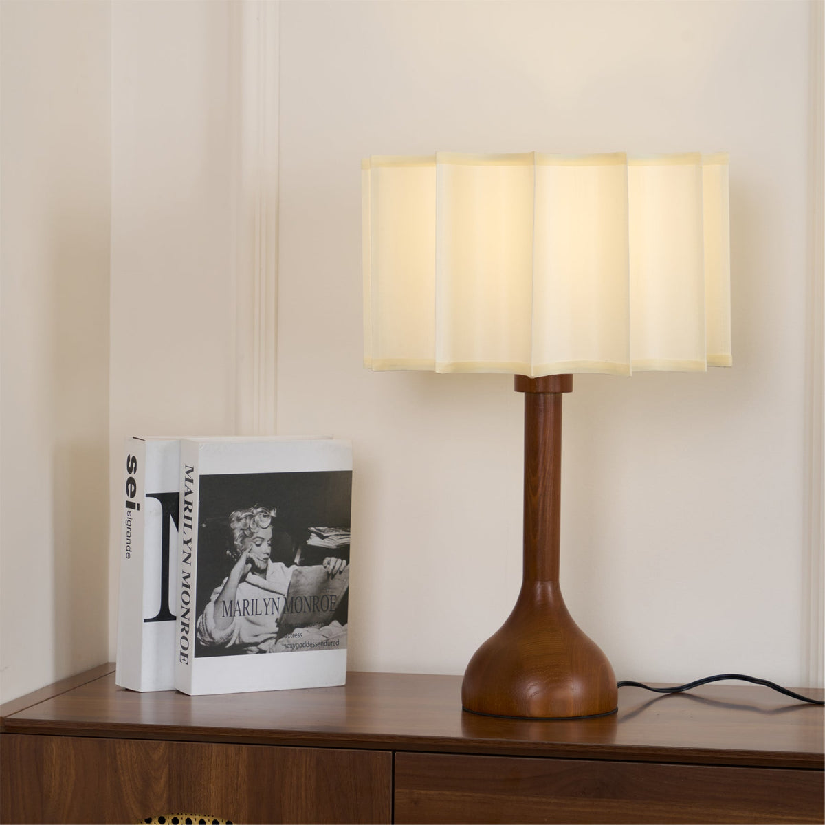 Livenq lampa stołowa retro z drewna i płótna