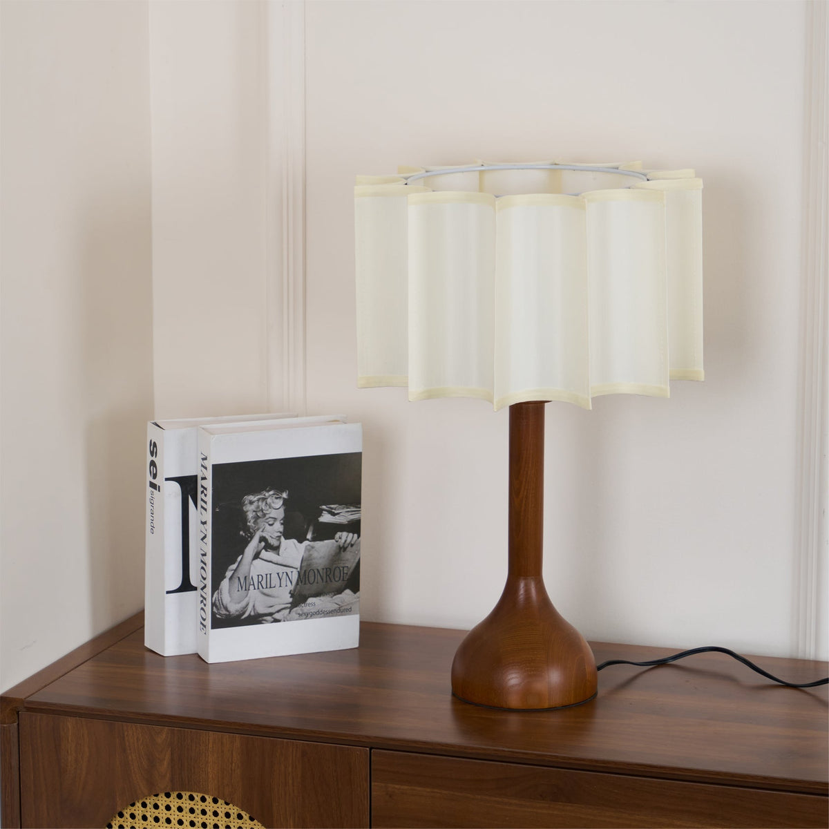 Livenq lampa stołowa retro z drewna i płótna