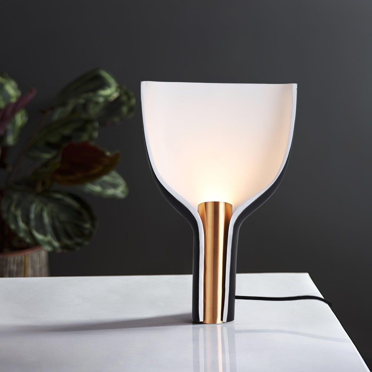 Jett nowoczesna lampa stołowa