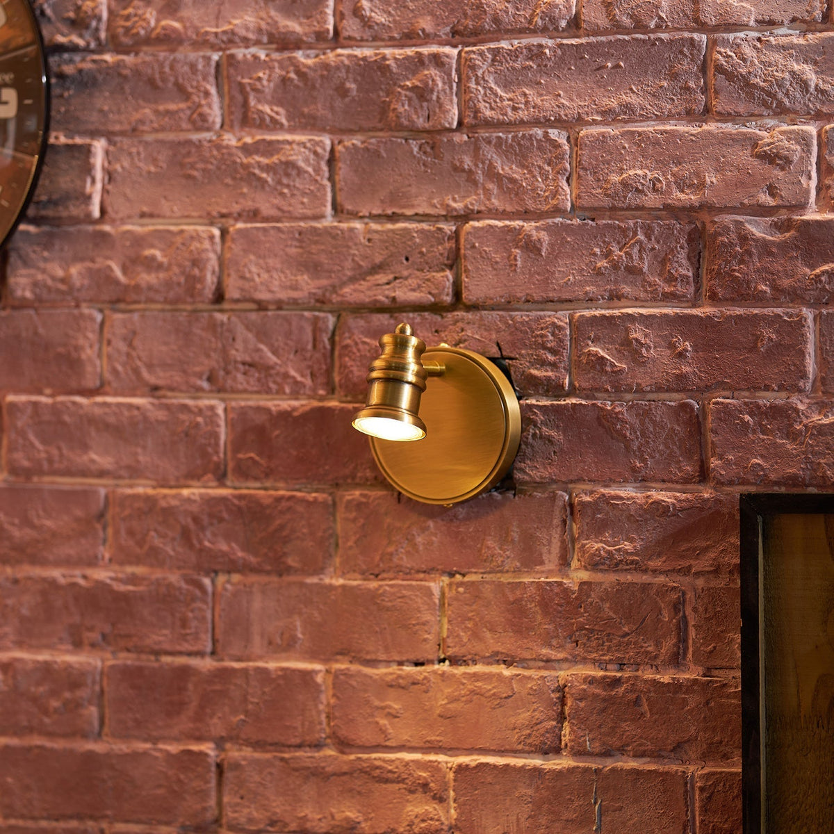 Corten Brass kinkiet