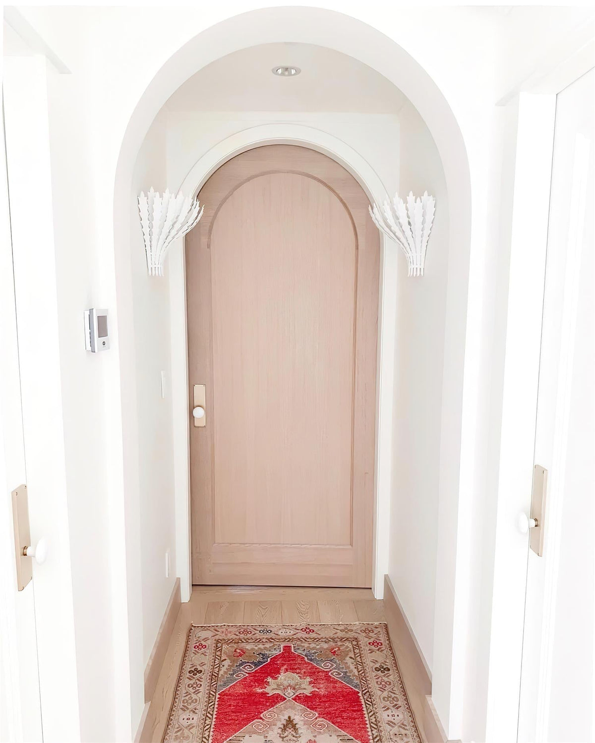 Hampton kinkiet ręcznie robiony z motywem liści elegancki