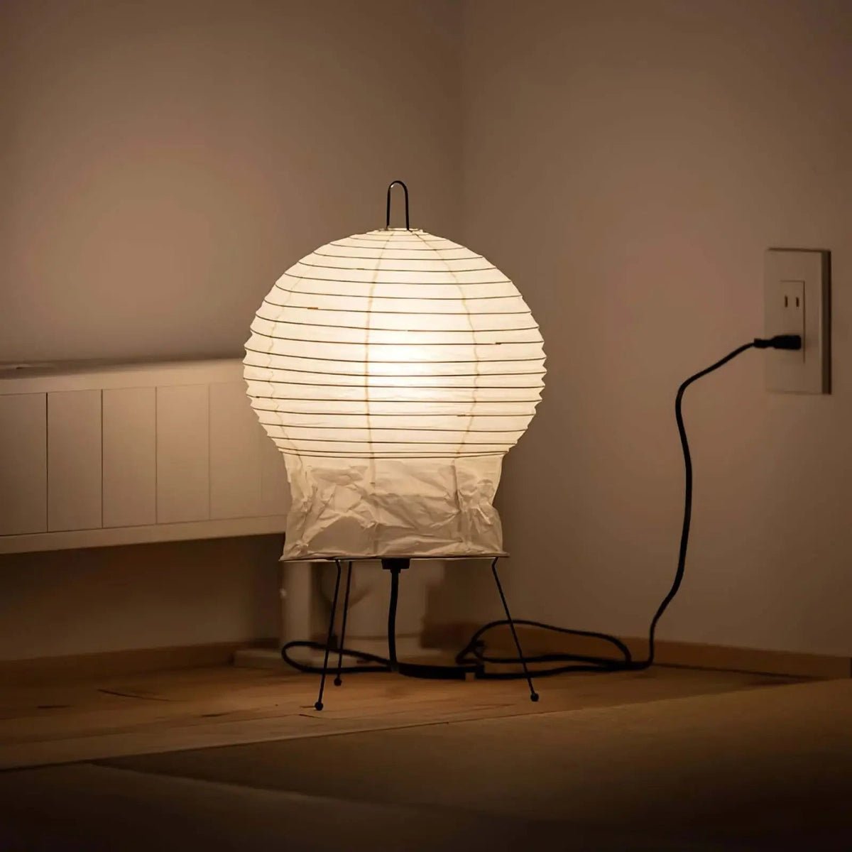 Nras lampa stołowa ze szkła