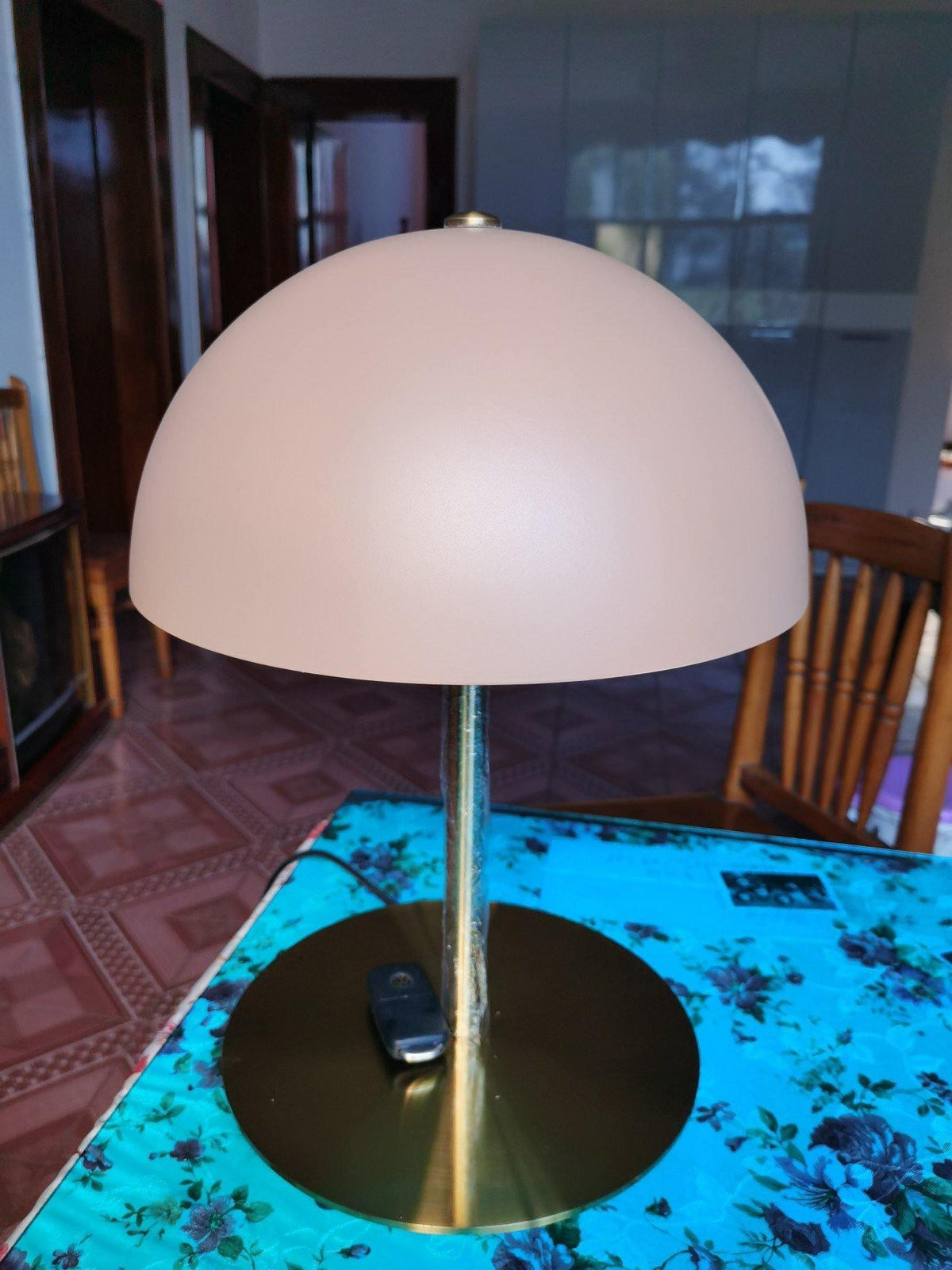 Brioth lampa stołowa ze szkła akrylowego w stylu skandynawskim