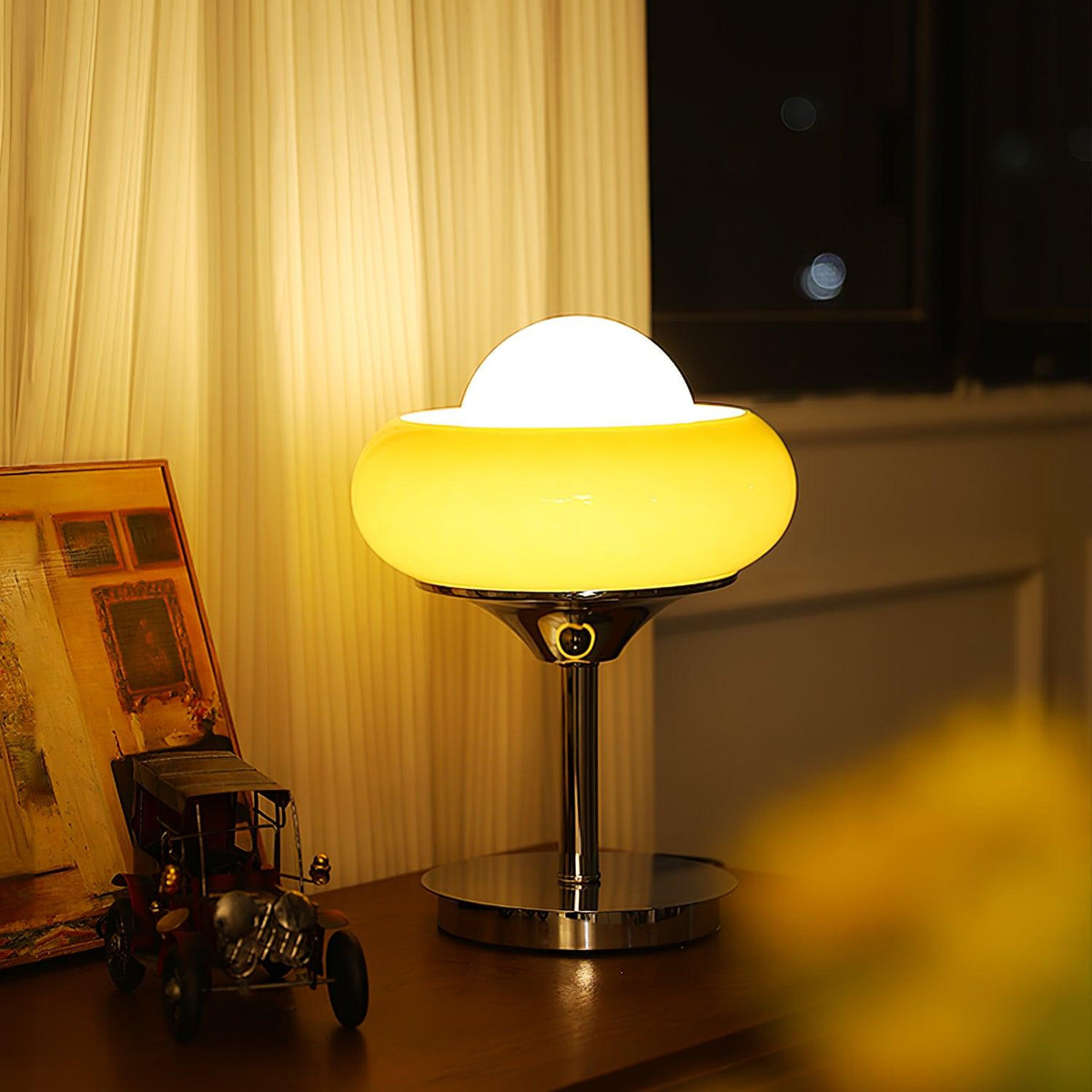 Solise lampa stołowa ze szkła w stylu retro