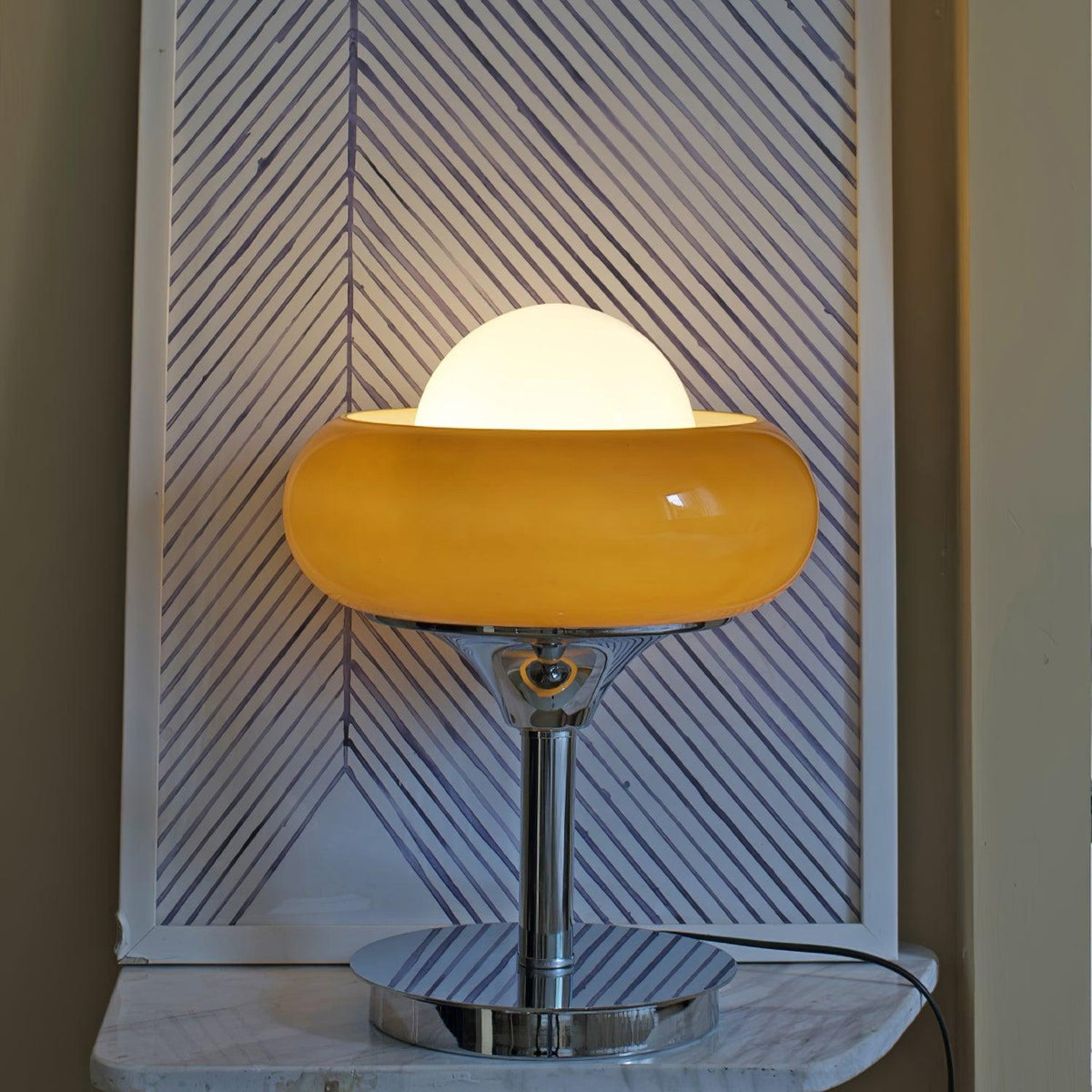 Solise lampa stołowa ze szkła w stylu retro
