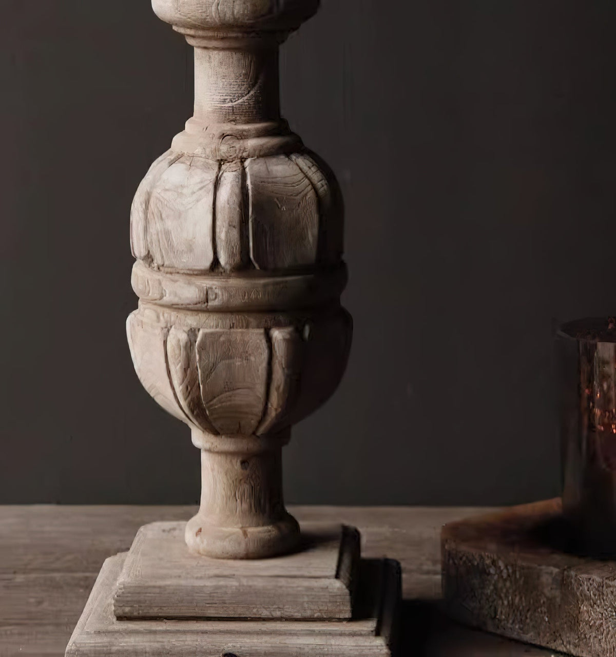 Velelelle lampa stołowa