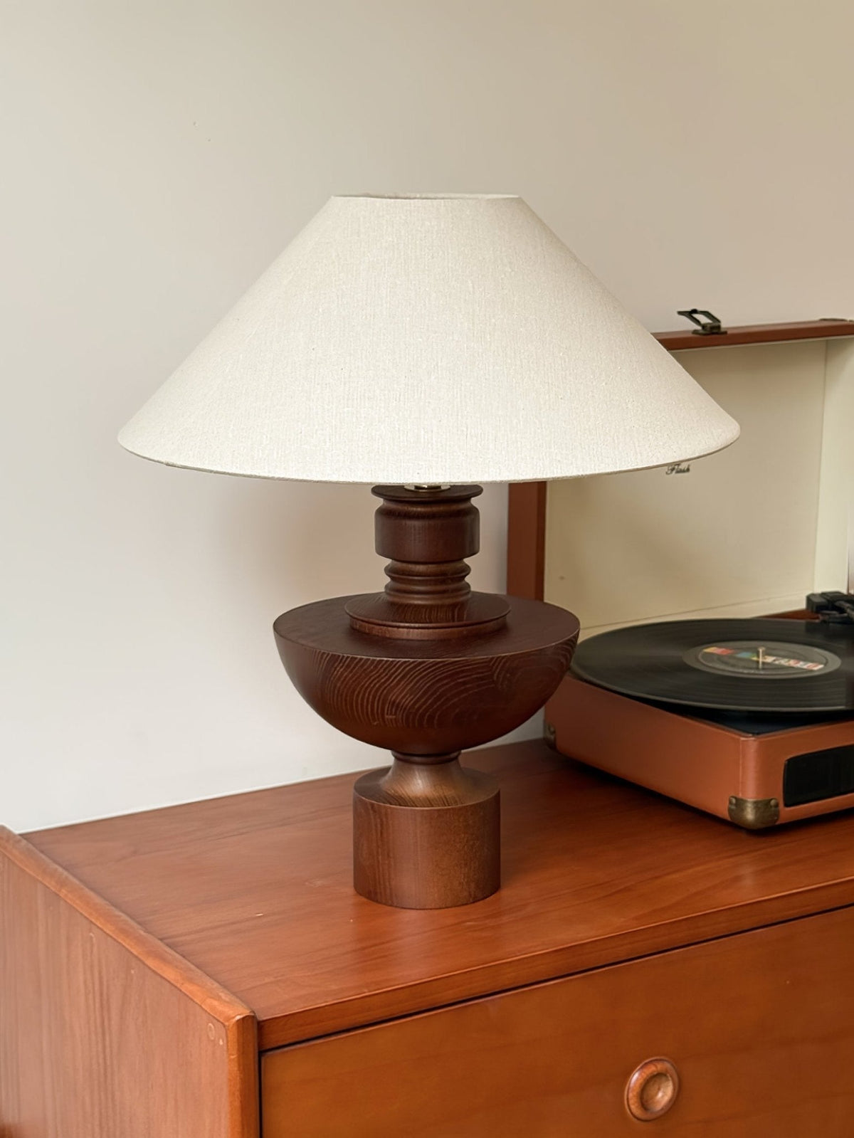 Dunell lampy stołowe z płótna i drewna w stylu vintage