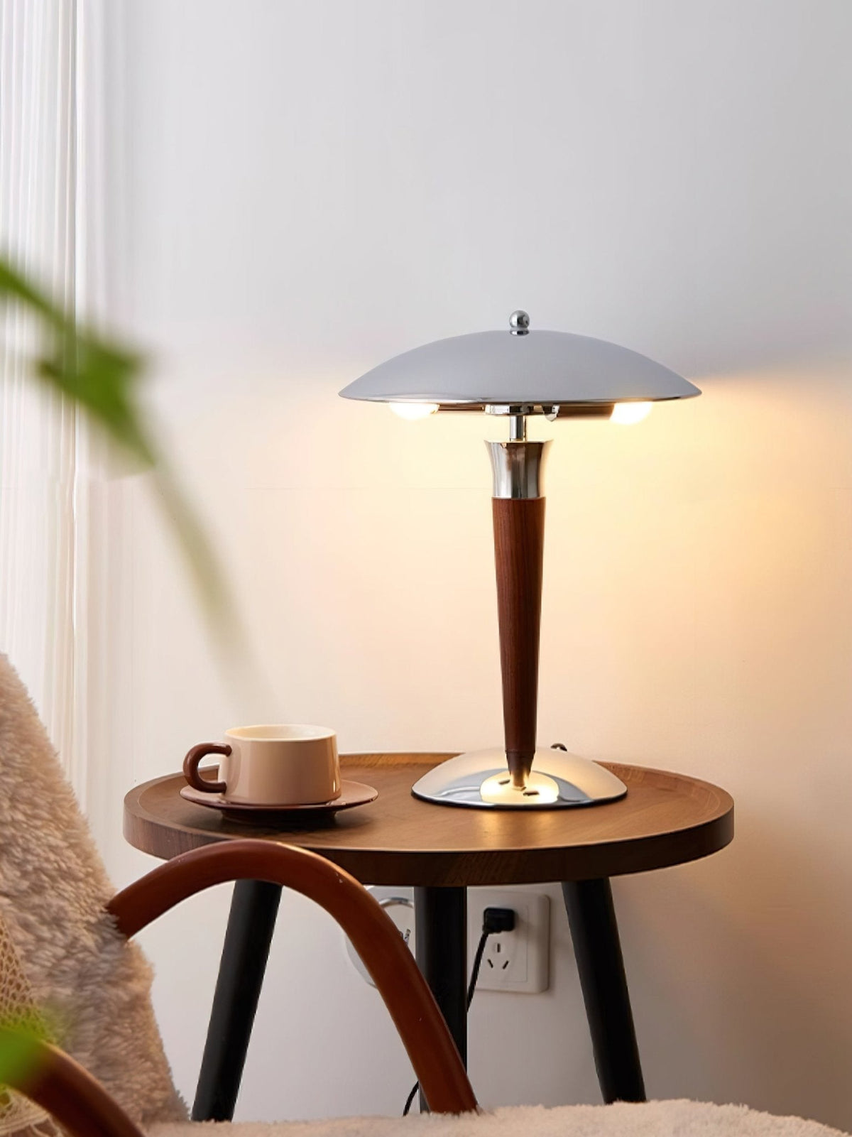 Orion Luxe lampa stołowa w stylu minimalistycznym ze szkła i drewna