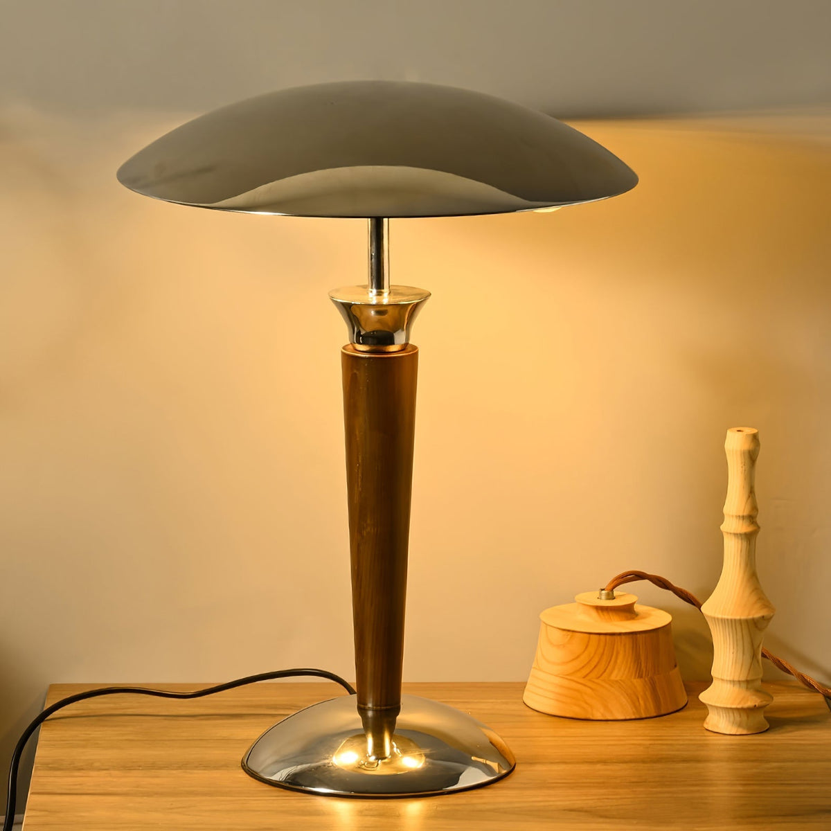 Orion Luxe lampa stołowa w stylu minimalistycznym ze szkła i drewna