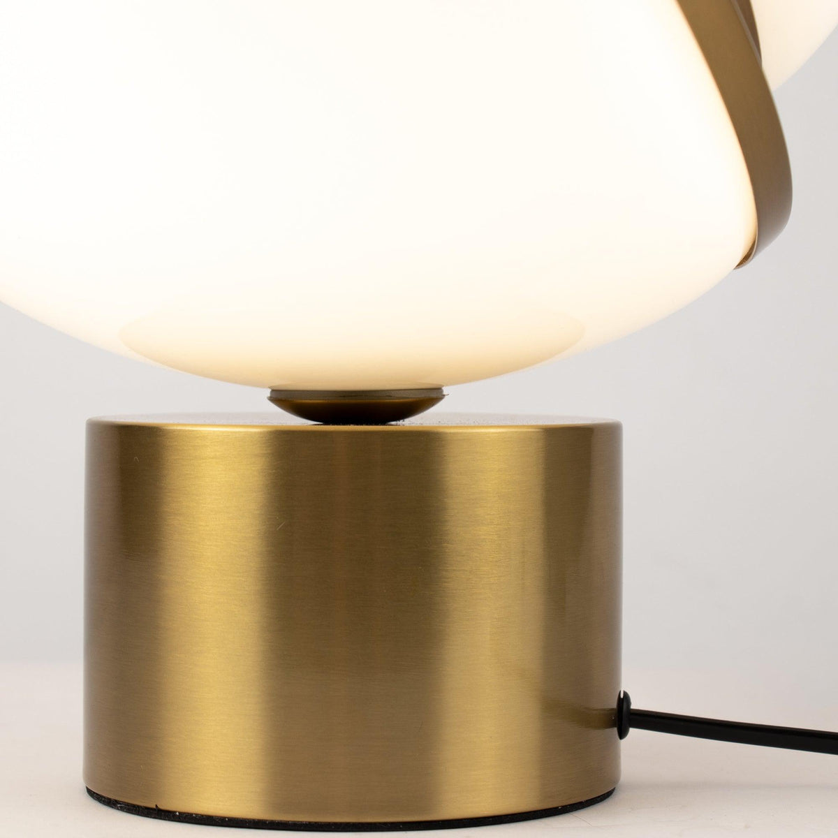 Solaria lampa stołowa futurystyczna