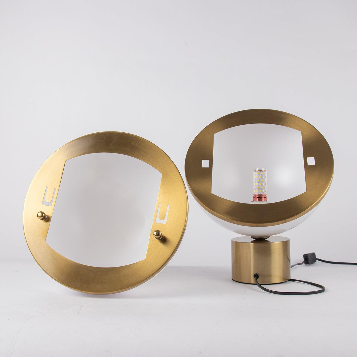 Solaria lampa stołowa futurystyczna