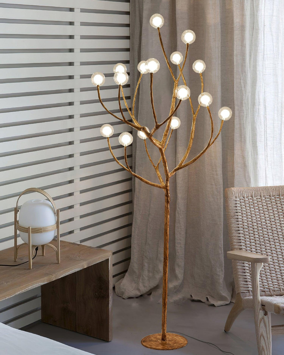 Nue zewnętrzna lampa stojąca ze żywicy