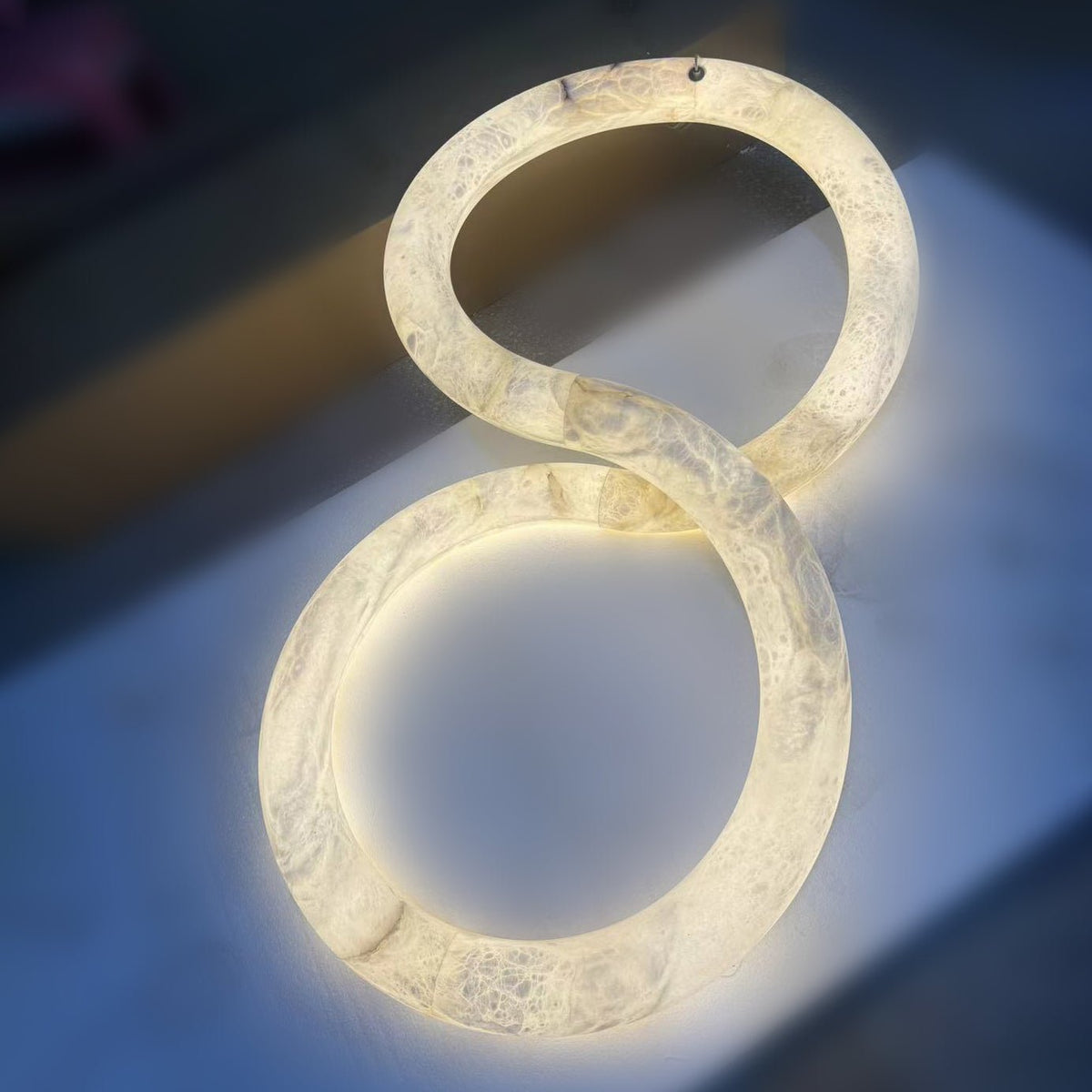 Luste Alabaster Closed-loop lampa wisząca