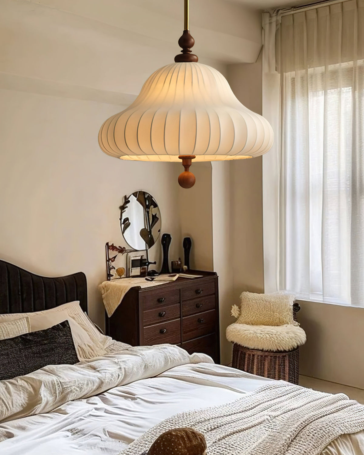 Caserielle lampa wisząca w kształcie kwiatu w pełnym rozkwicie ze złota