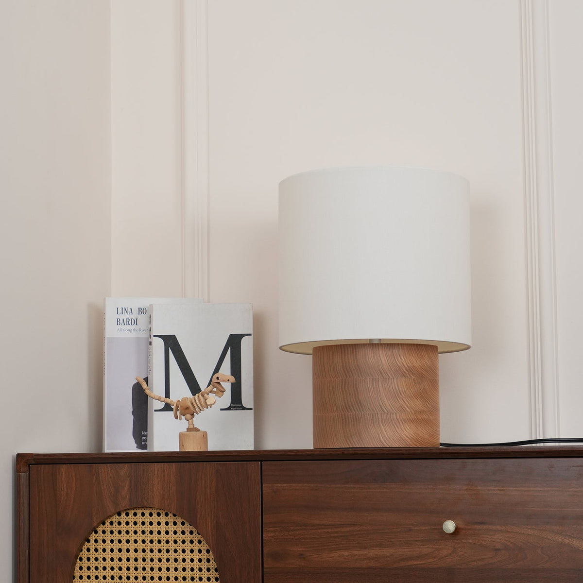 Alvira minimalistyczna lampa stołowa z drewna
