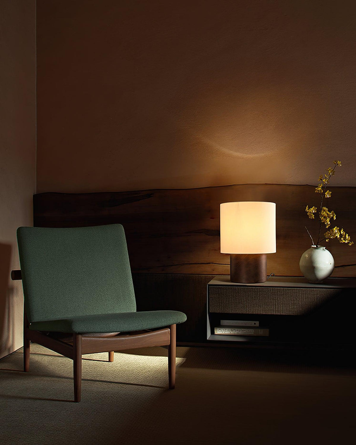 Alvira minimalistyczna lampa stołowa z drewna