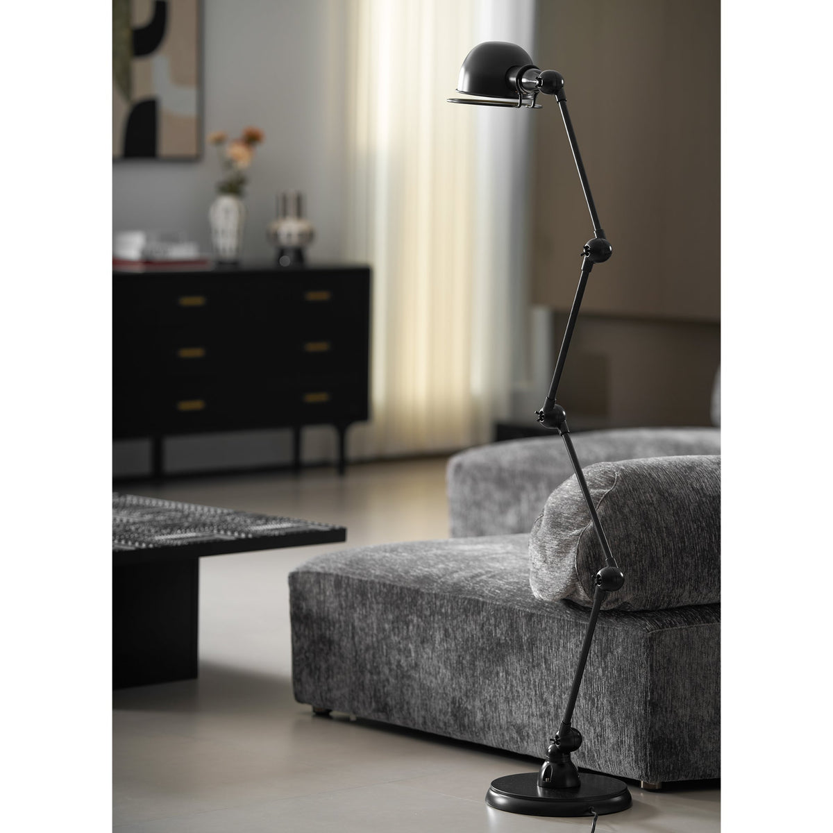 Orelalise lampa stojąca