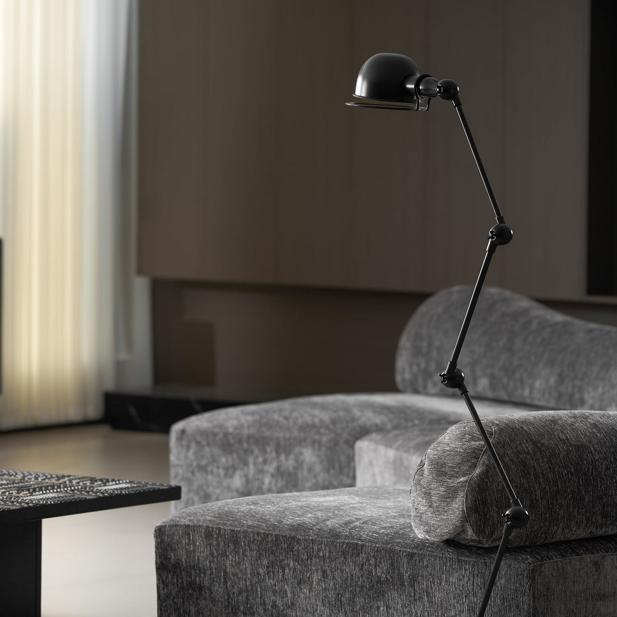 Orelalise lampa stojąca