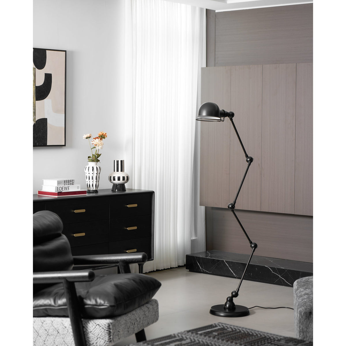 Orelalise lampa stojąca