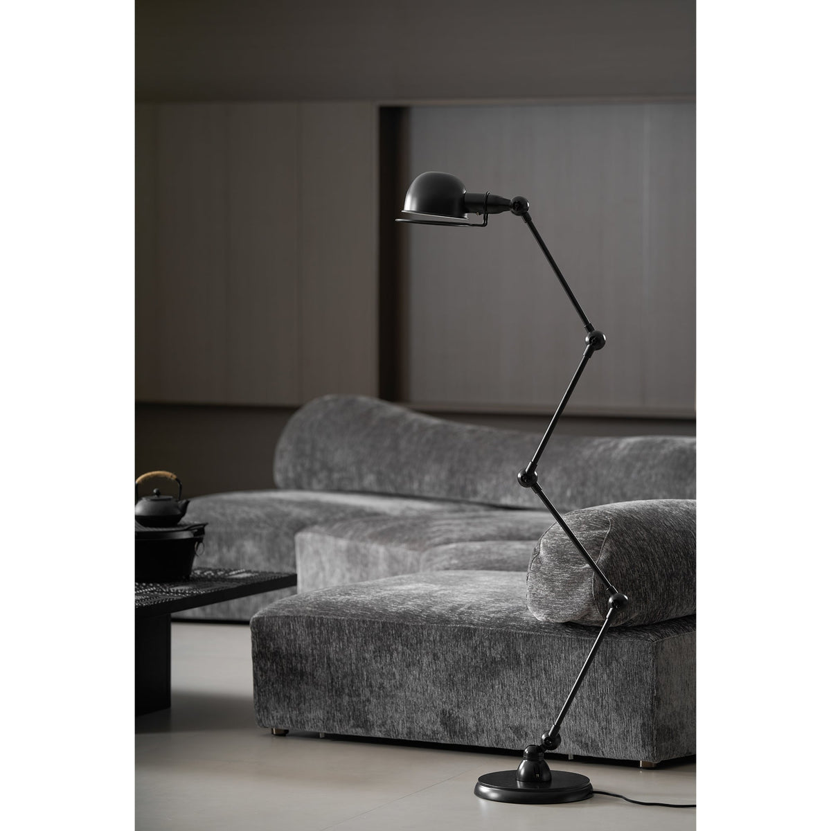 Orelalise lampa stojąca