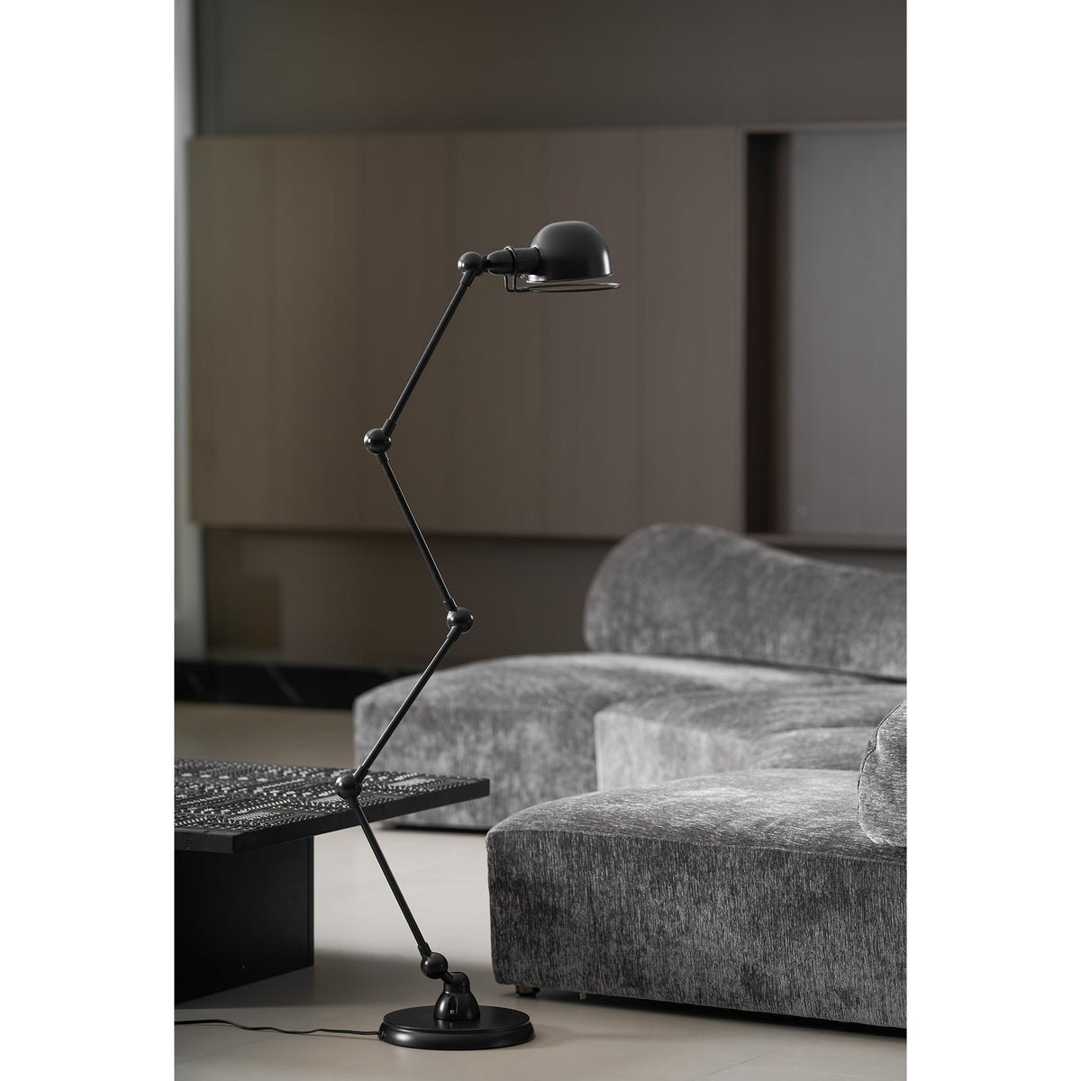 Orelalise lampa stojąca