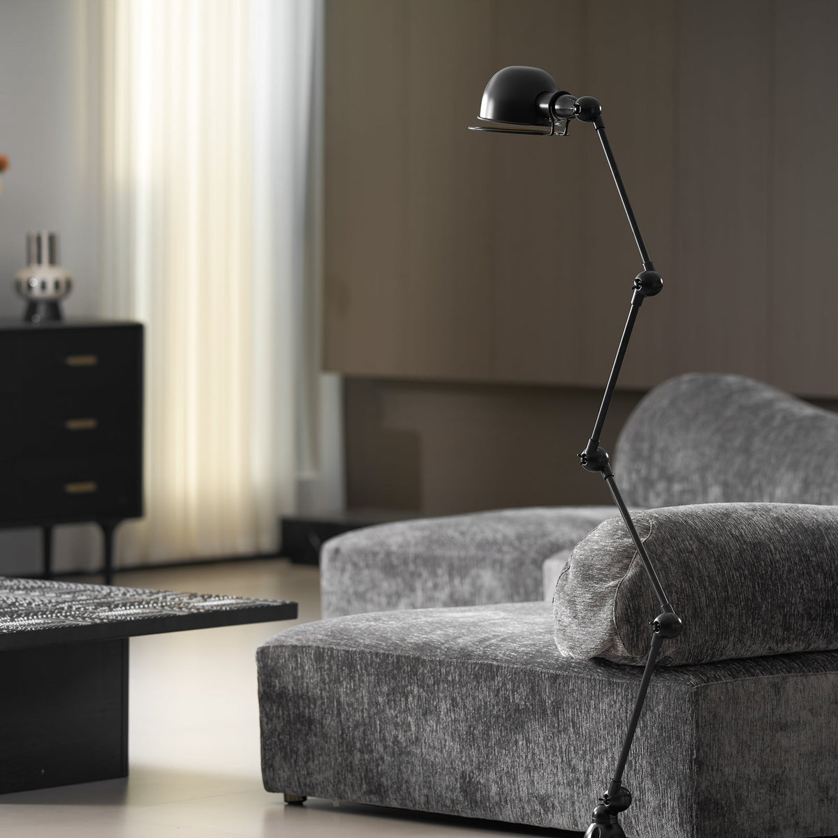Orelalise lampa stojąca