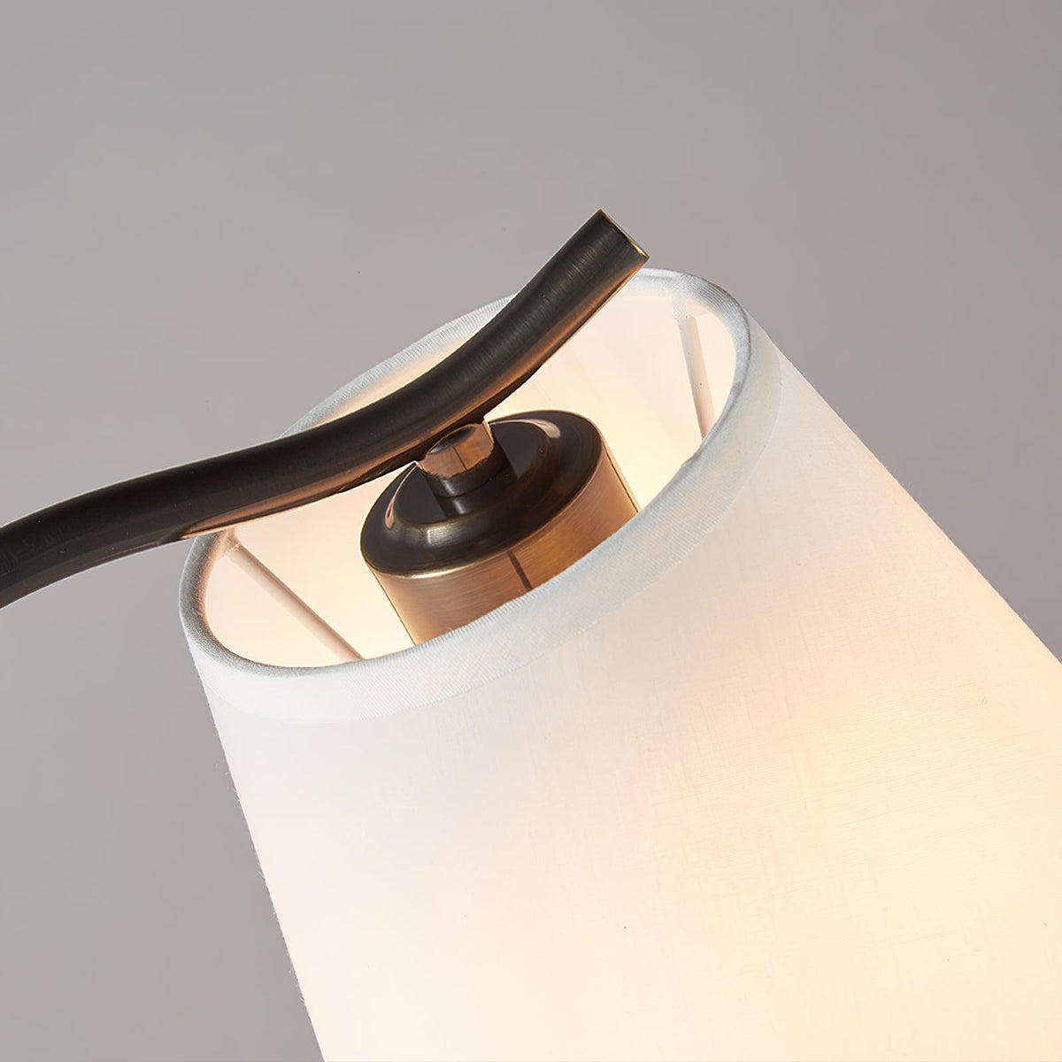 Etalil nowoczesna lampa stołowa