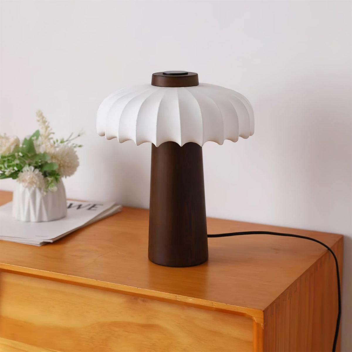 Teriarielle lampa stołowa