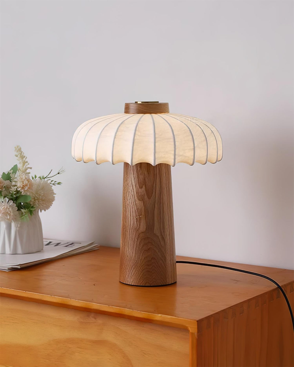 Teriarielle lampa stołowa