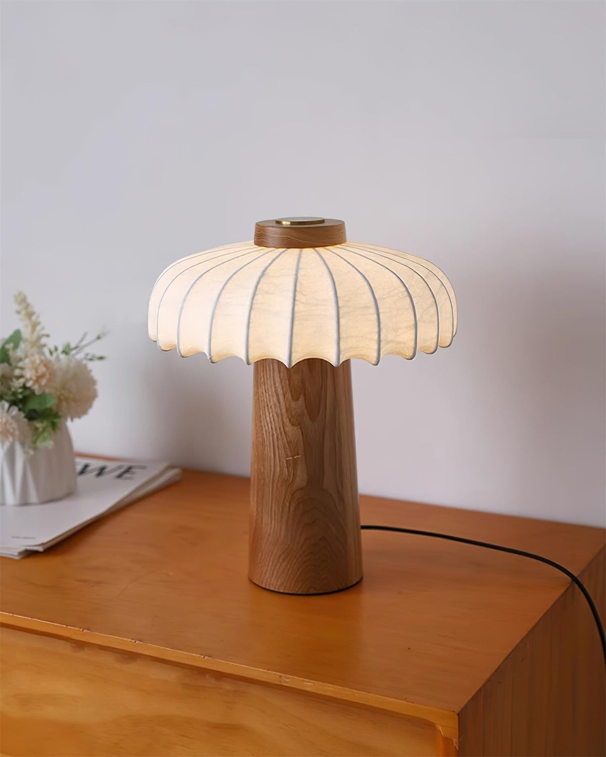 Teriarielle lampa stołowa