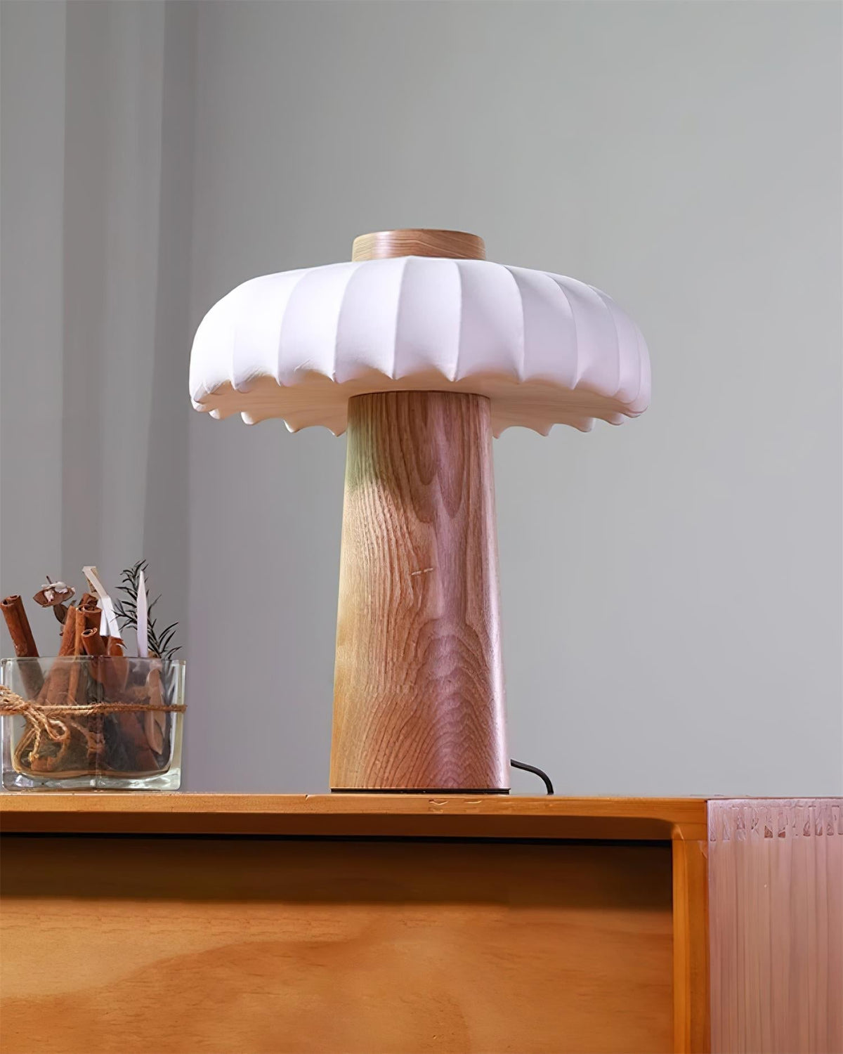 Teriarielle lampa stołowa