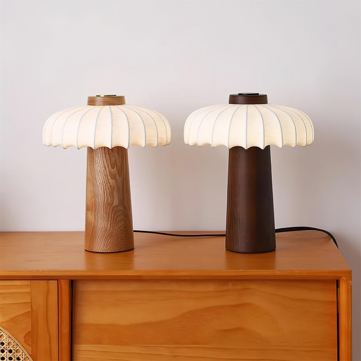 Teriarielle lampa stołowa