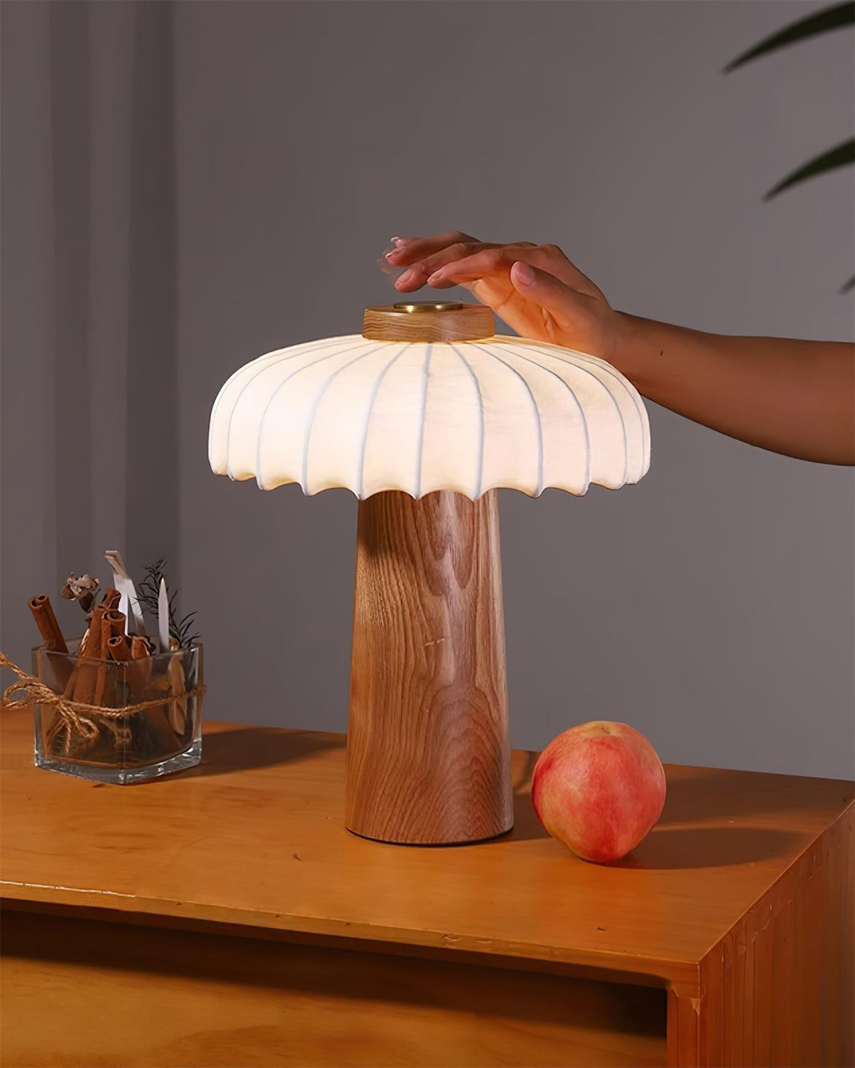 Teriarielle lampa stołowa