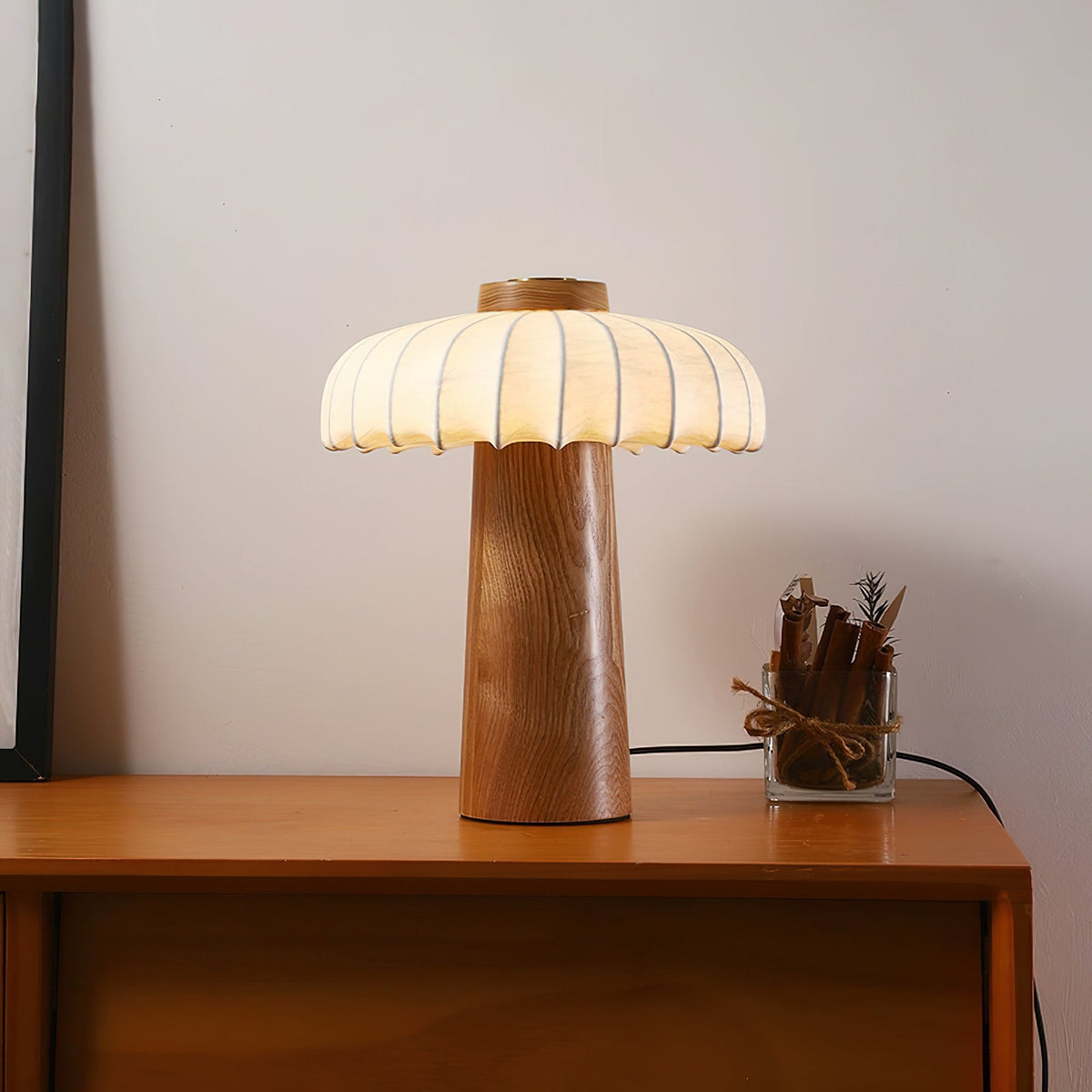 Teriarielle lampa stołowa