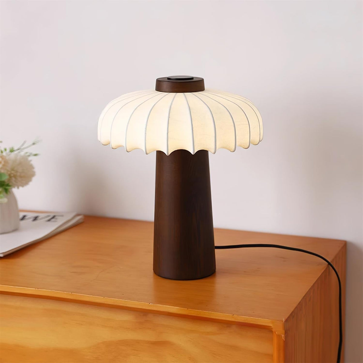 Teriarielle lampa stołowa