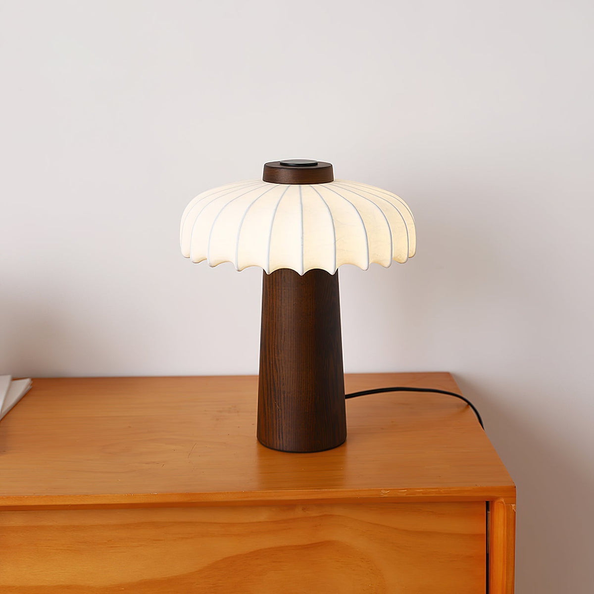 Teriarielle lampa stołowa