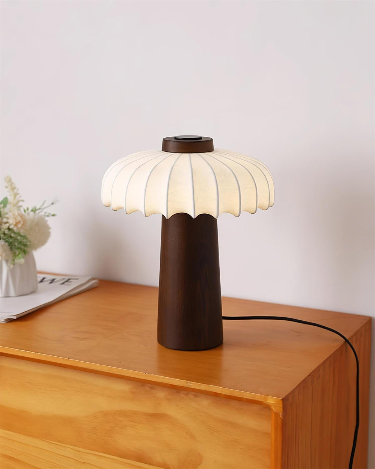 Teriarielle lampa stołowa