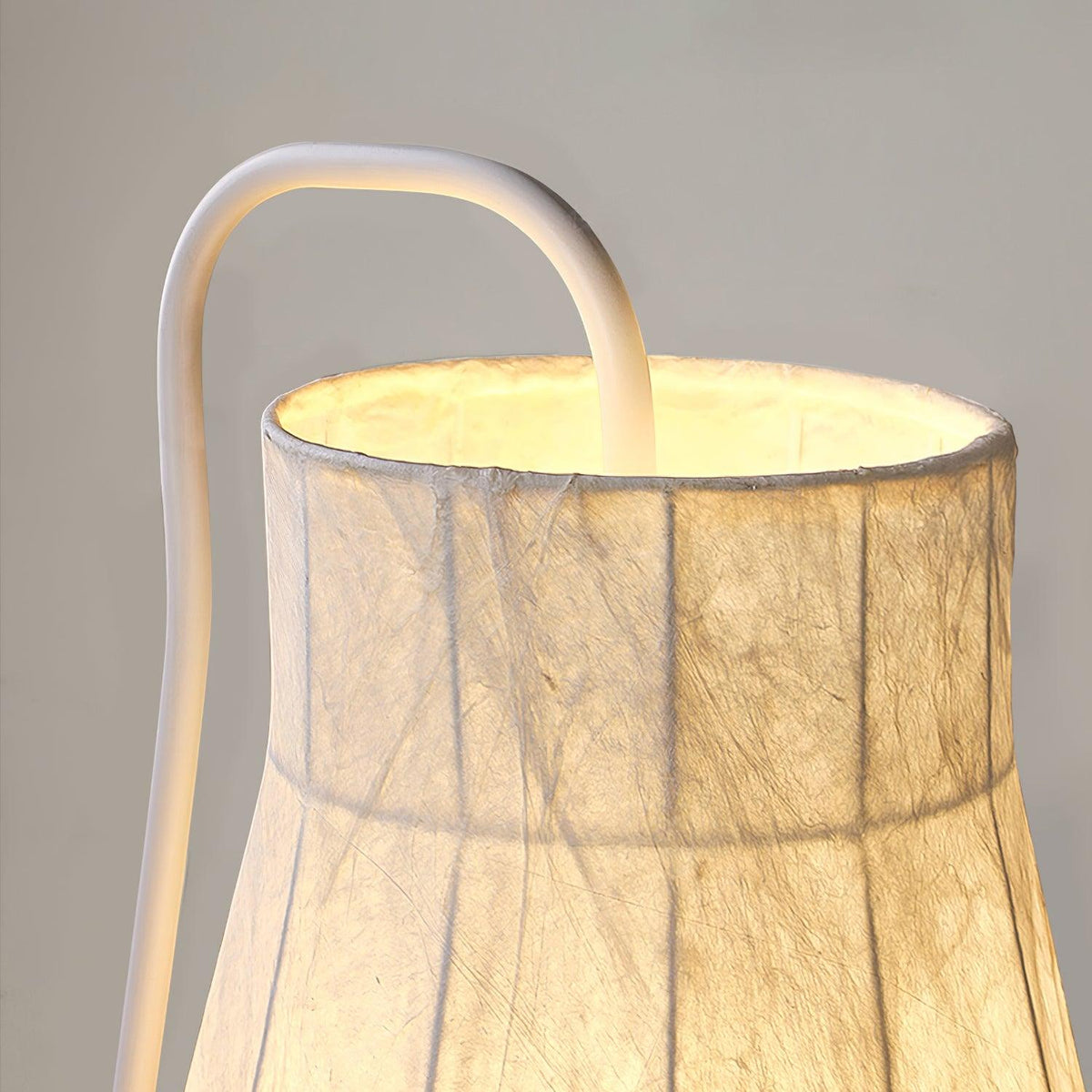 Otheir minimalistyczna lampa stojąca z płótna
