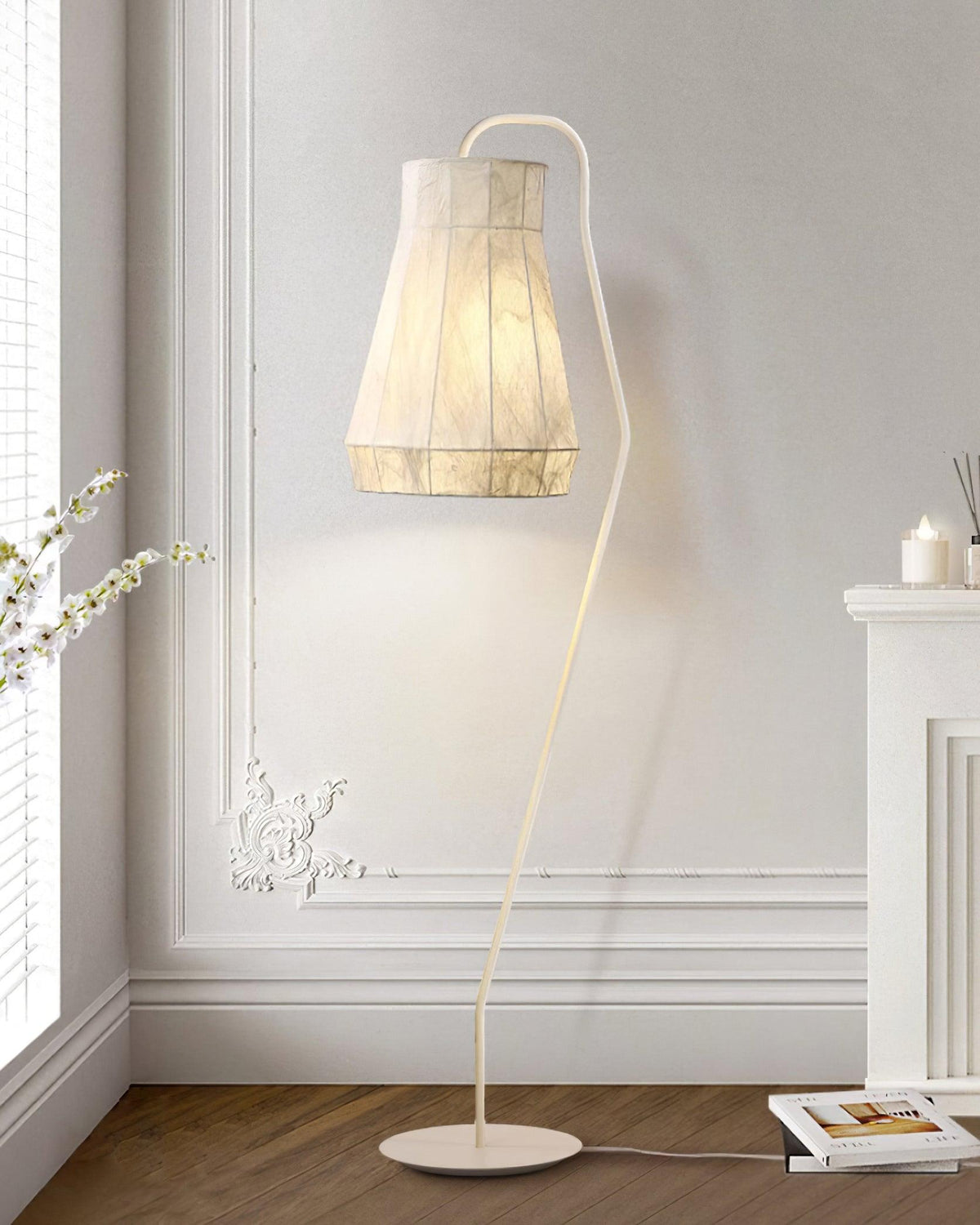 Otheir minimalistyczna lampa stojąca z płótna