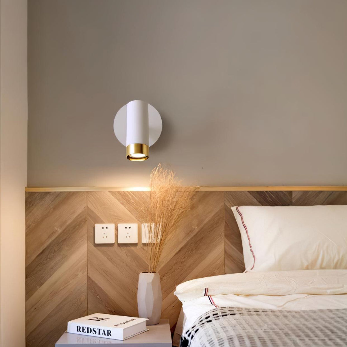 Cevare nowoczesny minimalistyczny kinkiet