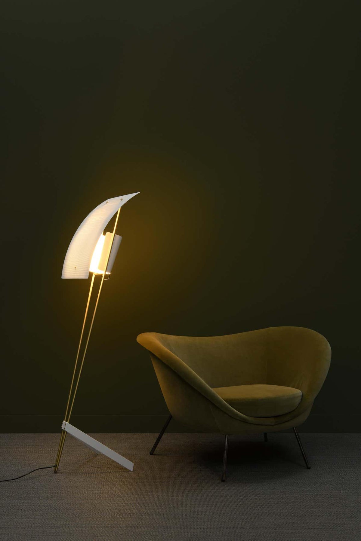 Ulvynil minimalistyczna lampa stojąca