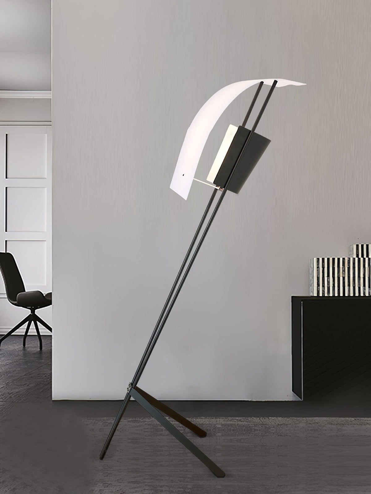 Ulvynil minimalistyczna lampa stojąca