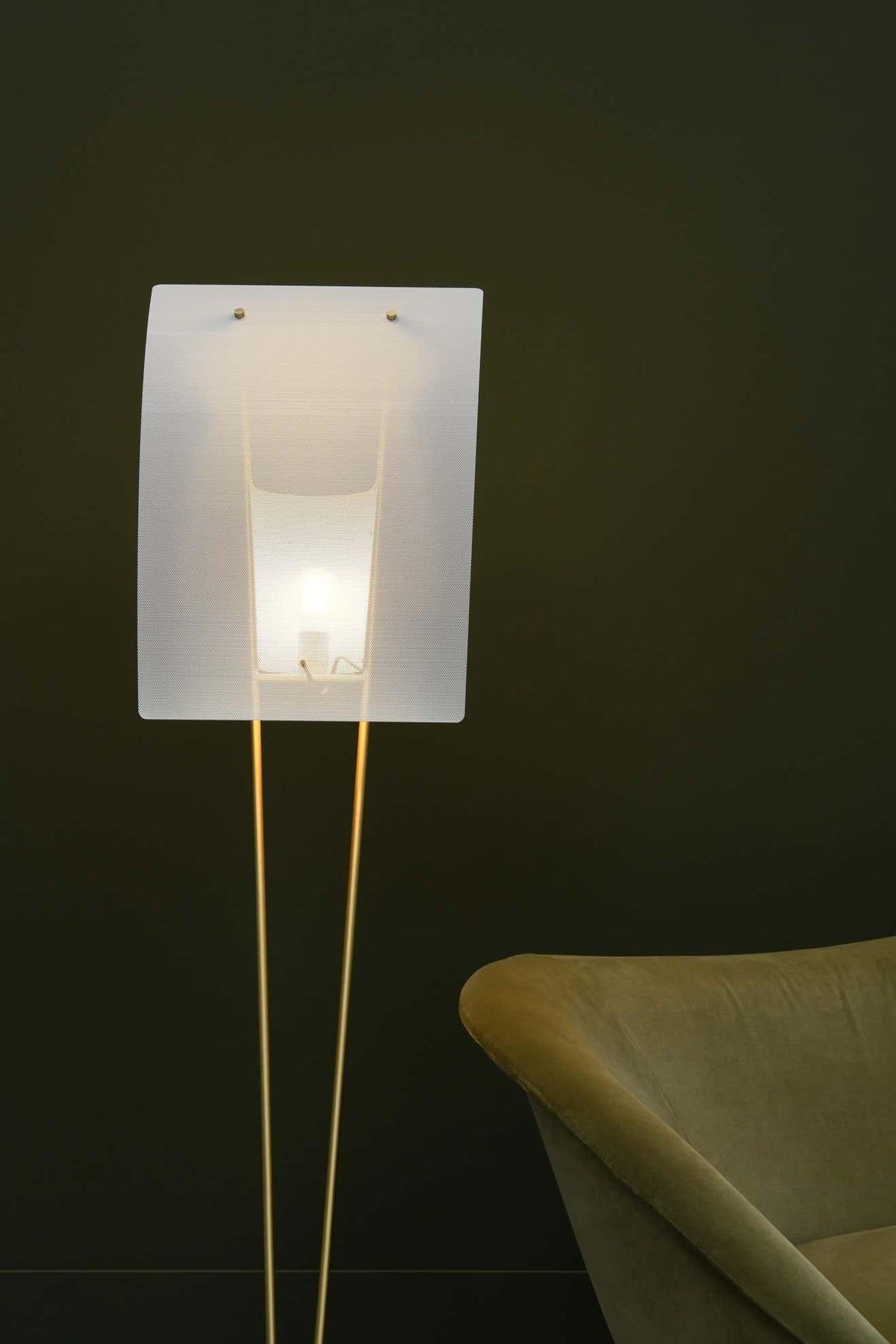Ulvynil minimalistyczna lampa stojąca