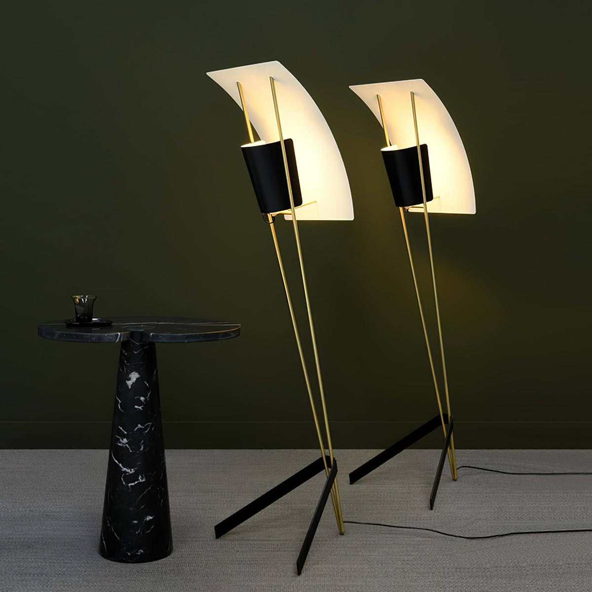 Ulvynil minimalistyczna lampa stojąca