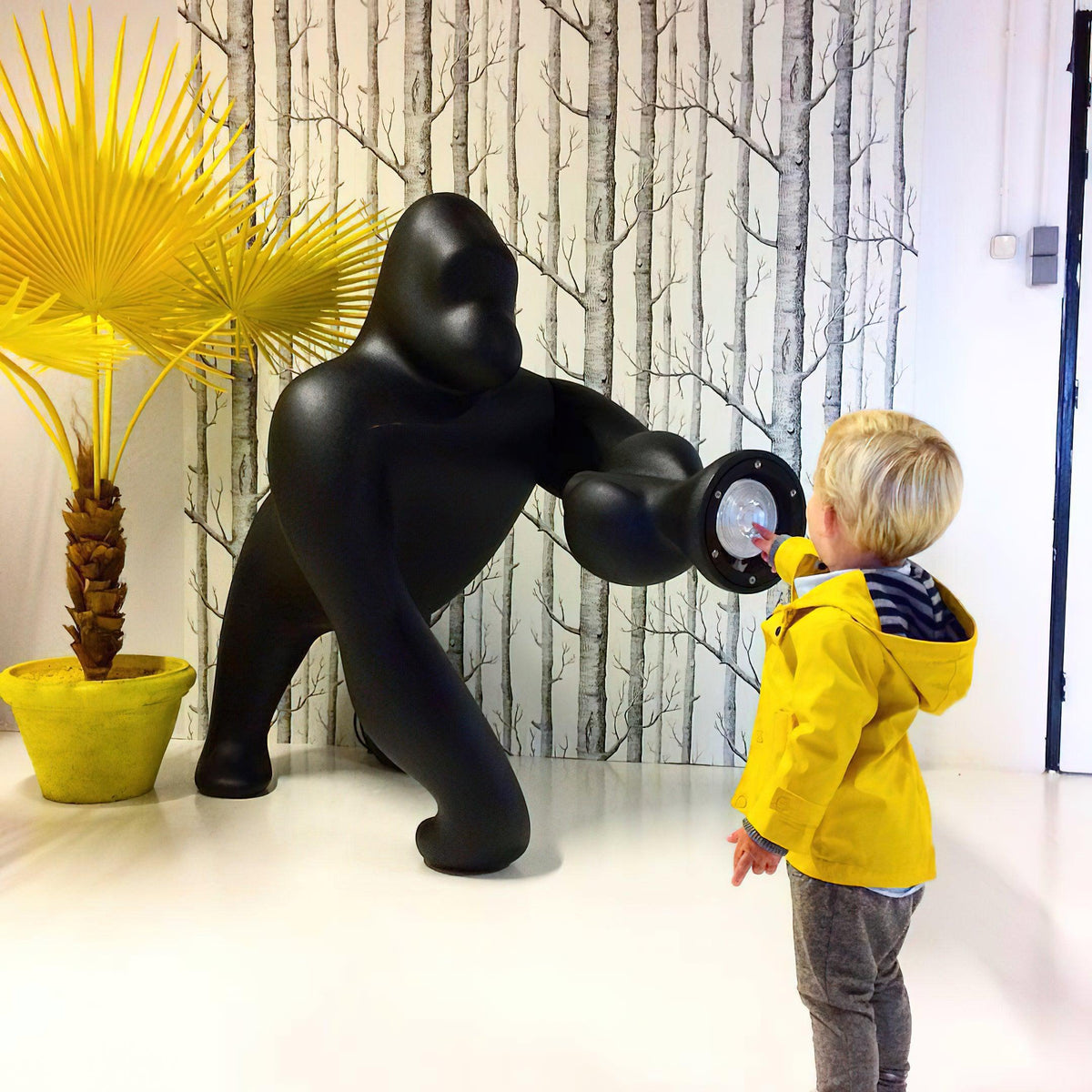 Gorilla zewnętrzna lampa stojąca