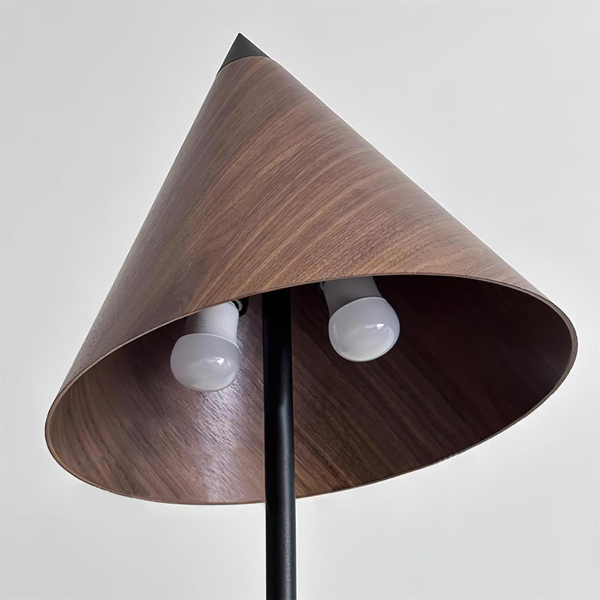 Elaelise zewnętrzna lampa stojąca