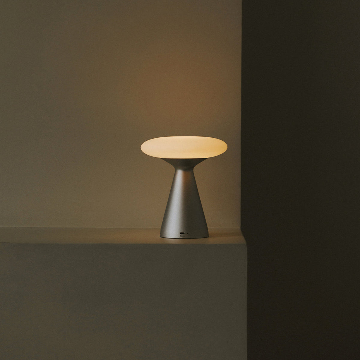 Soriria lampa stołowa