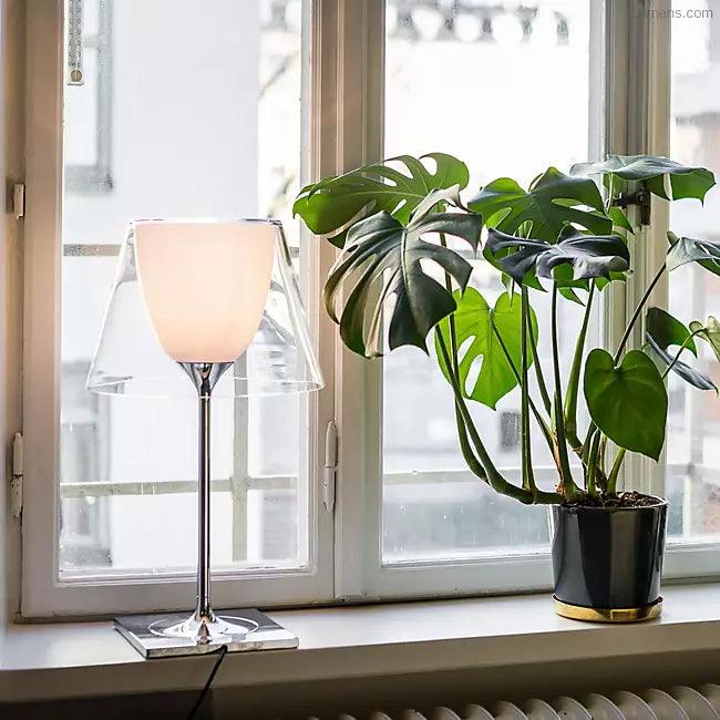 Bravon lampa stołowa z plastiku