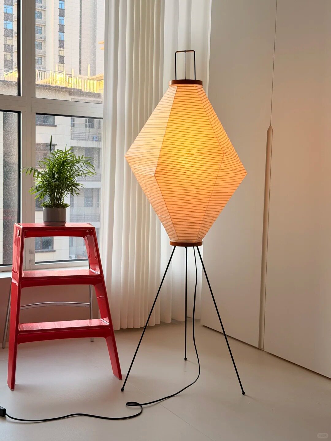 Cirelaine lampa stojąca